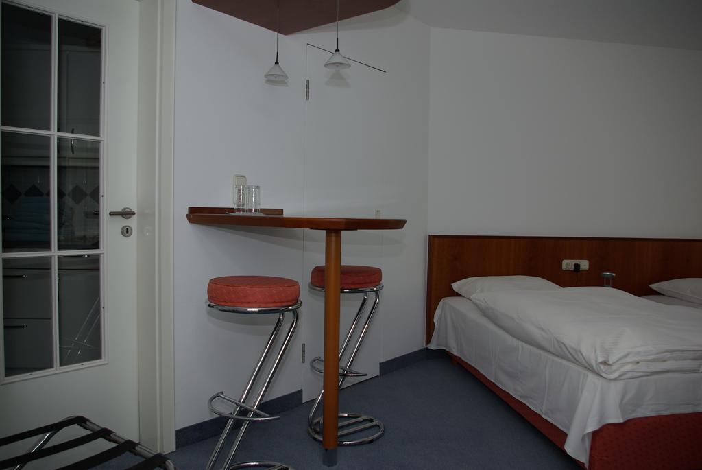 Hotel Alte Bruecke Bad Homburg vor der Hohe Bagian luar foto