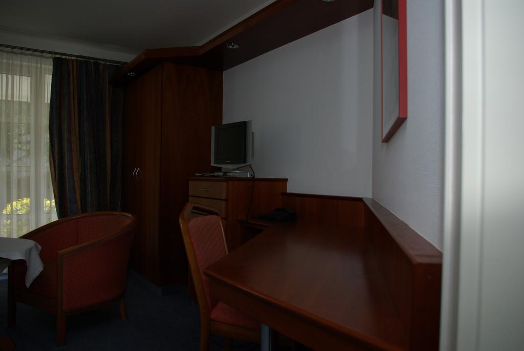 Hotel Alte Bruecke Bad Homburg vor der Hohe Bagian luar foto