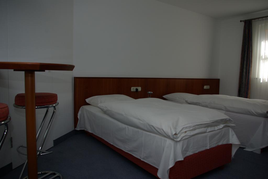 Hotel Alte Bruecke Bad Homburg vor der Hohe Bagian luar foto