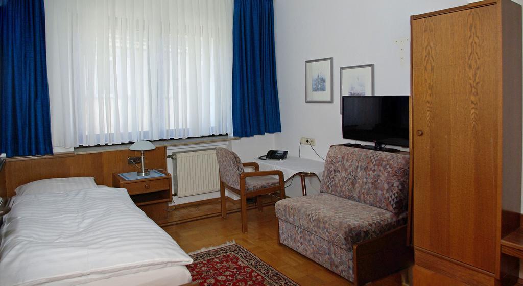 Hotel Alte Bruecke Bad Homburg vor der Hohe Ruang foto